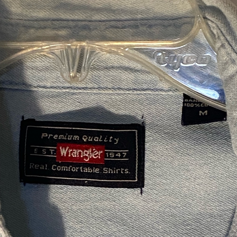 wrangler button down - Picture 4 of 5